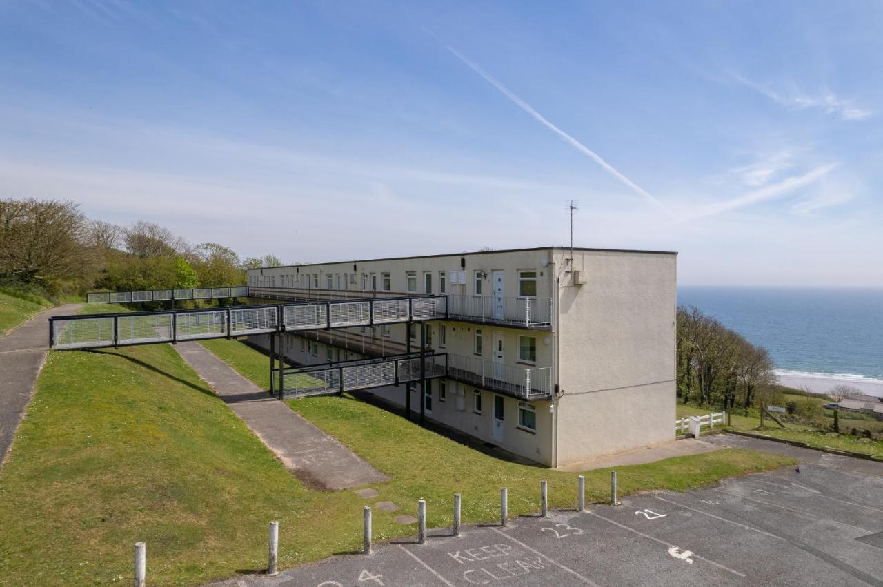 Salty Kisses - Sea Front Aparment Apartment Hodgeston Exterior photo